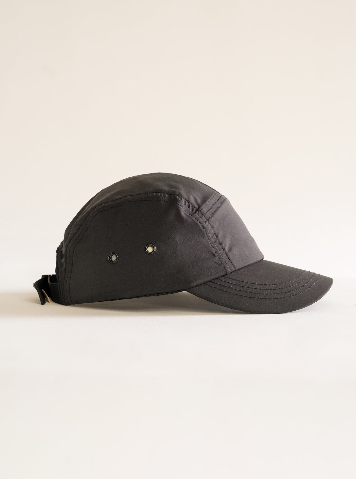 On My Radar Nylon Cap, Negro