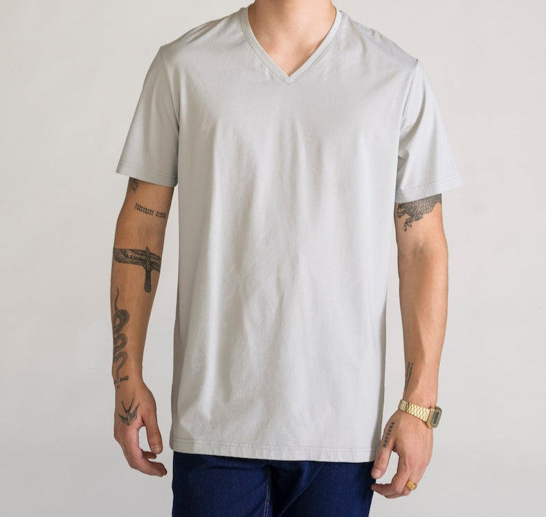 Playera Plasma Premium Regular V-Neck, Gris Claro